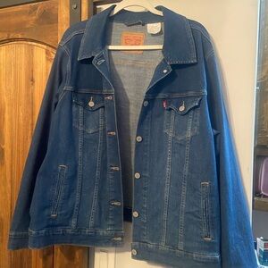 3x woman’s Levi jean jacket